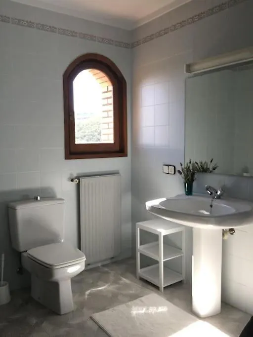 Villa Masia Mit Swimmingpool Fuer 8 Personnen Boadella i les Escaules Spain